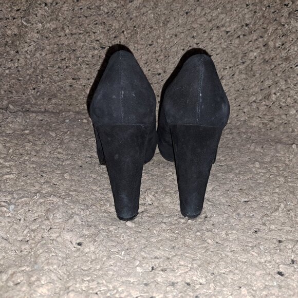 STUART WEITZMAN-Black Suede Peep Toe Pumps-Gold Inner Heel-Sz 8.5-Excellent - Picture 6 of 8